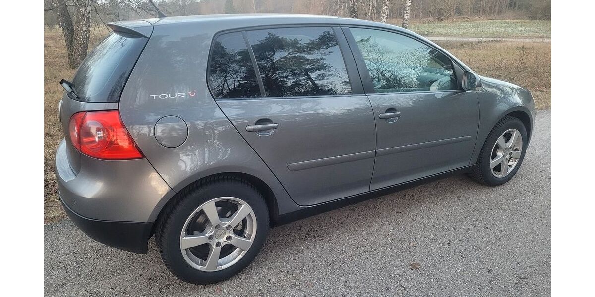 VW Golf 218.000 km 2.599 &euro; Erlangen 91058