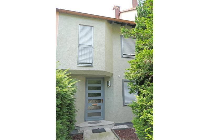 Reihenmittelhaus Nürnberg Neuröthenbach - 4 Zimmer, 140 m&sup2;, 590.000&euro; | Angebot:25734911