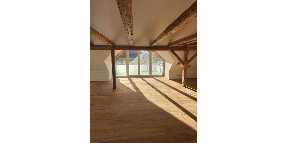 Maisonettenwohnung Neustadt an der Aisch - 2.5 Zimmer, 106 m&sup2;, 1.200&euro; | Angebot:24706593