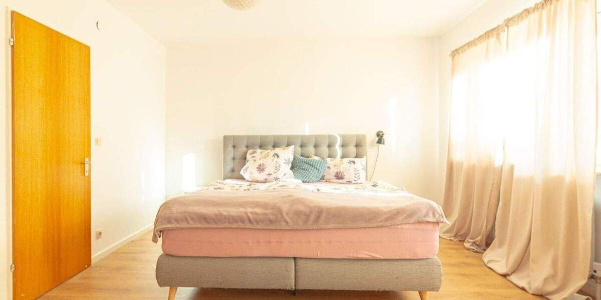 Reihenmittelhaus Zirndorf Weiherhof - 5 Zimmer, 166 m&sup2;, 485.000&euro; | Angebot:25664760