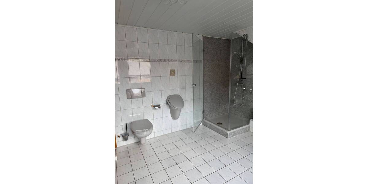 Etagenwohnung Erlangen Frauenaurach - 2 Zimmer, 117 m&sup2;, 1.200&euro; | Angebot:26092188