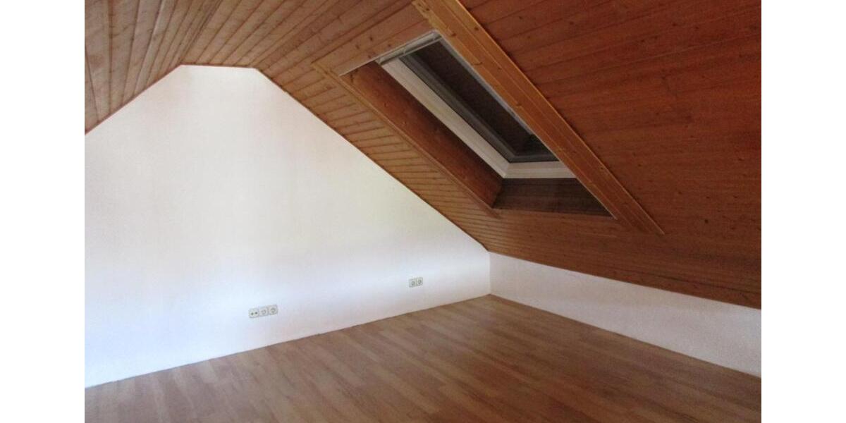 Dachgeschoßwohnung Forchheim - 3 Zimmer, 90 m&sup2;, 333.000&euro; | Angebot:25948091