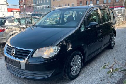 VW Touran 225.000 km 2.790 &euro; Fürth 90763