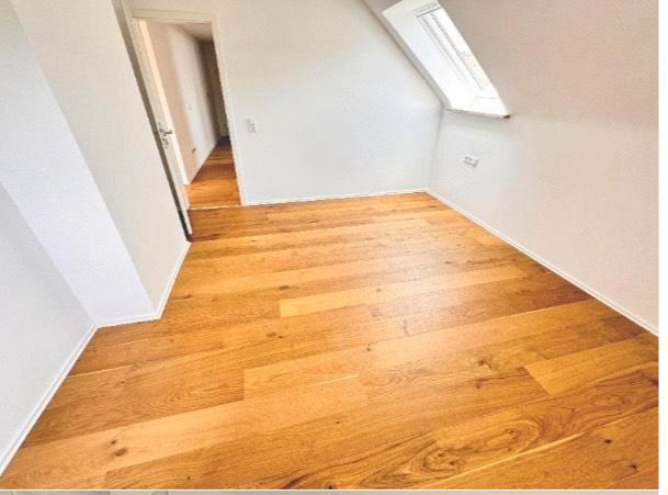 Dachgeschoßwohnung Roth - 3 Zimmer, 58 m&sup2;, 950&euro; | Angebot:25964210