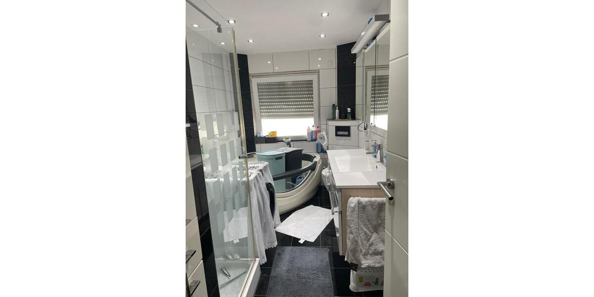 Etagenwohnung Nürnberg Schnepfenreuth - 3 Zimmer, 100 m&sup2;, 1.500&euro; | Angebot:25876481