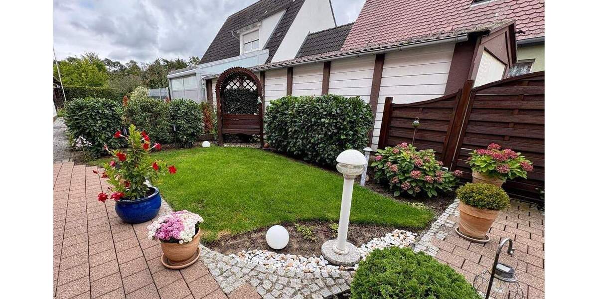 Doppelhaushälfte Erlangen Bruck - 4 Zimmer, 96 m&sup2;, 380.000&euro; | Angebot:25862876