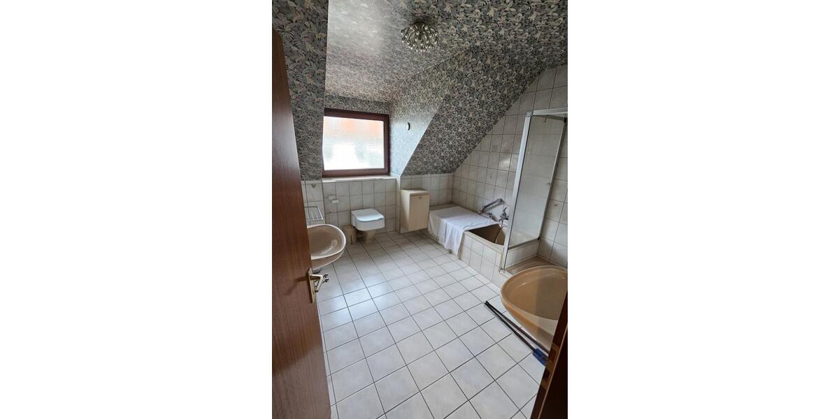 Dachgeschoßwohnung Nürnberg Eibach - 4 Zimmer, 105 m&sup2;, 399.000&euro; | Angebot:24869445