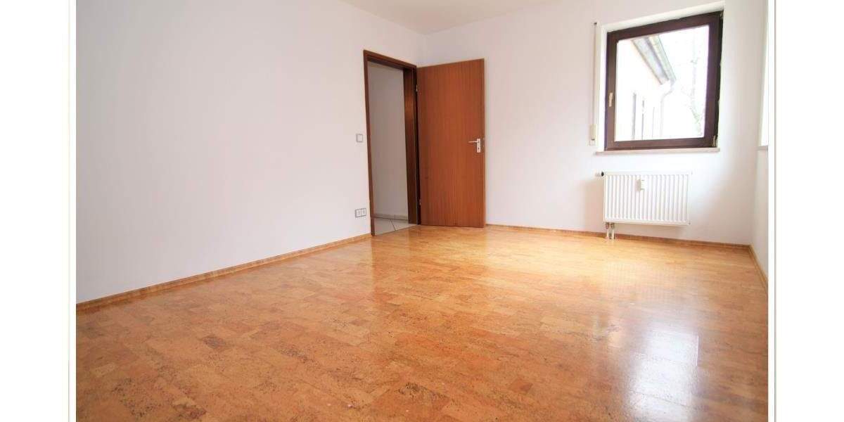 Etagenwohnung Erlangen Erlangen-Süd - 3 Zimmer, 98 m&sup2;, 1.250&euro; | Angebot:25798661