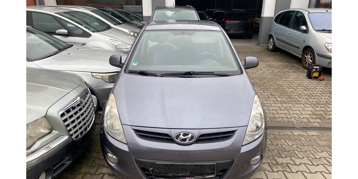 Hyundai i20 211.000 km 1.550 &euro; Fürth 90763