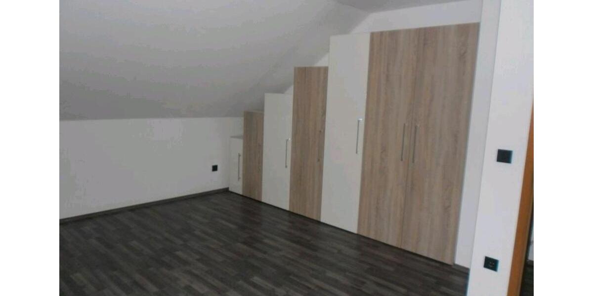 Dachgeschoßwohnung Cadolzburg - 2.5 Zimmer, 59 m&sup2;, 209.000&euro; | Angebot:27261918