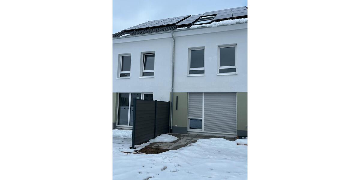 Reihenhaus Roth - 5 Zimmer, 140 m&sup2;, 1.540&euro; | Angebot:25175097