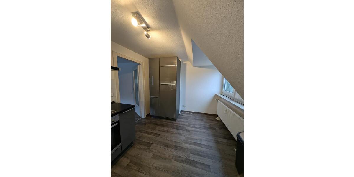 Dachgeschoßwohnung Nürnberg Gibitzenhof - 2.5 Zimmer, 72 m&sup2;, 830&euro; | Angebot:25650918