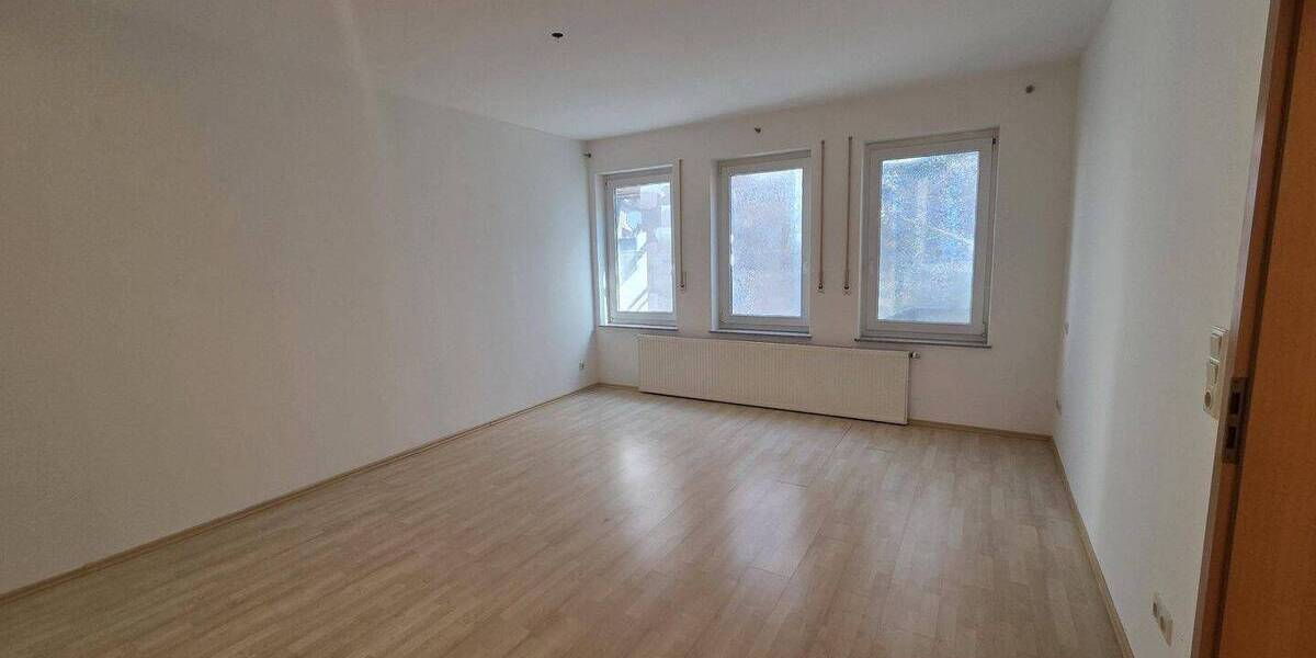 Etagenwohnung Fürth Innenstadt - 2 Zimmer, 77 m&sup2;, 785&euro; | Angebot:26015836