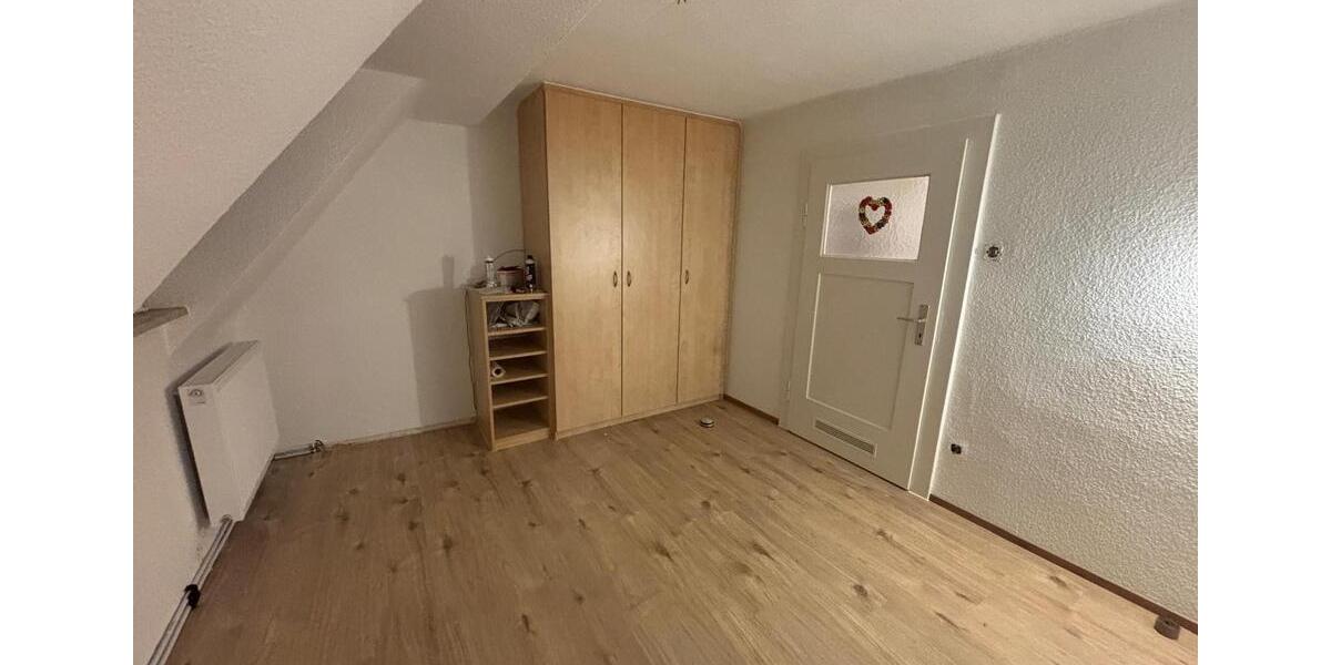 Dachgeschoßwohnung Oberasbach - 2 Zimmer, 45 m&sup2;, 670&euro; | Angebot:27616421