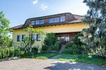 Charmantes Zweifamilienhaus mit drei Garagen und großem Garten - Zweifamilienhaus Kötzting | Angebot:24605834