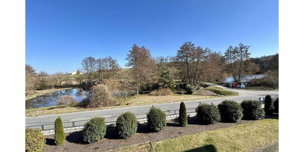 Mehrfamilienhaus, Wohnhaus Adelsdorf/Neuhaus Neuhaus - 6 Zimmer, 179 m&sup2;, 569.000&euro; | Angebot:25701568