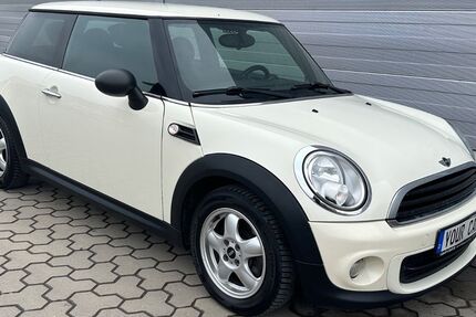 Mini ONE 268.852 km 2.999 &euro; Fürth 90763