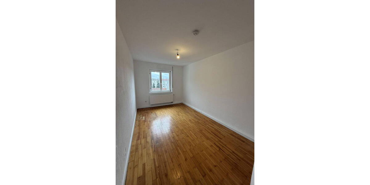 Etagenwohnung Nürnberg St Johannis - 4 Zimmer, 120 m&sup2;, 1.670&euro; | Angebot:26016208