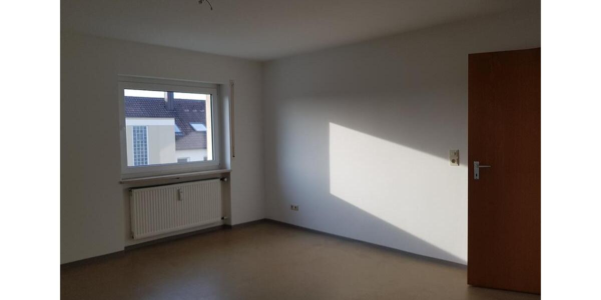 Dachgeschoßwohnung Herzogenaurach - 4 Zimmer, 98 m&sup2;, 885&euro; | Angebot:25310523