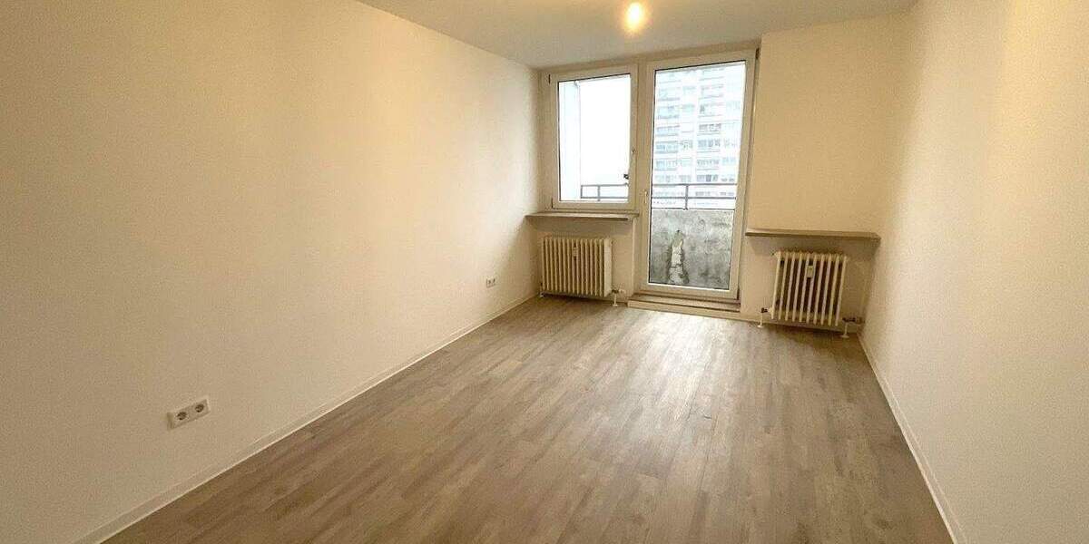 Etagenwohnung Nürnberg Langwasser - 3 Zimmer, 80 m&sup2;, 899&euro; | Angebot:25780095