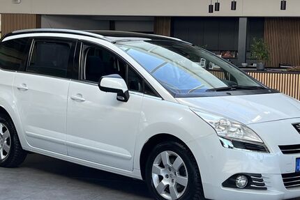 Peugeot 5008 200.000 km 3.740 &euro; Cadolzburg bei Nürnberg 90556
