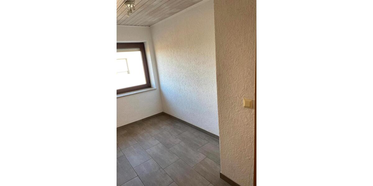Dachgeschoßwohnung Erlangen Alterlangen - 3 Zimmer, 60 m&sup2;, 680&euro; | Angebot:27582423