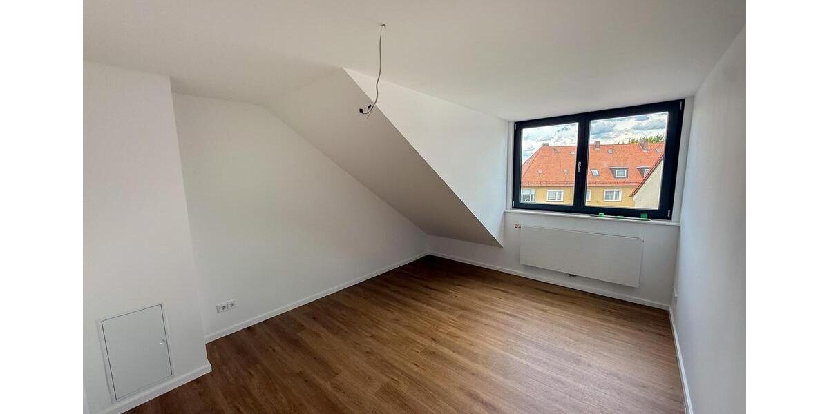 Dachgeschoßwohnung Nürnberg Herrnhütte - 4 Zimmer, 121 m&sup2;, 2.070&euro; | Angebot:26620680