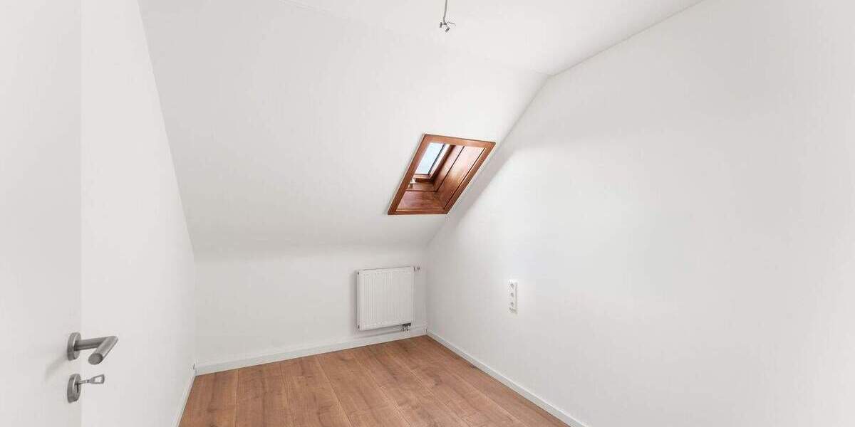 Etagenwohnung Langenzenn - 4 Zimmer, 84 m&sup2;, 239.000&euro; | Angebot:25729235