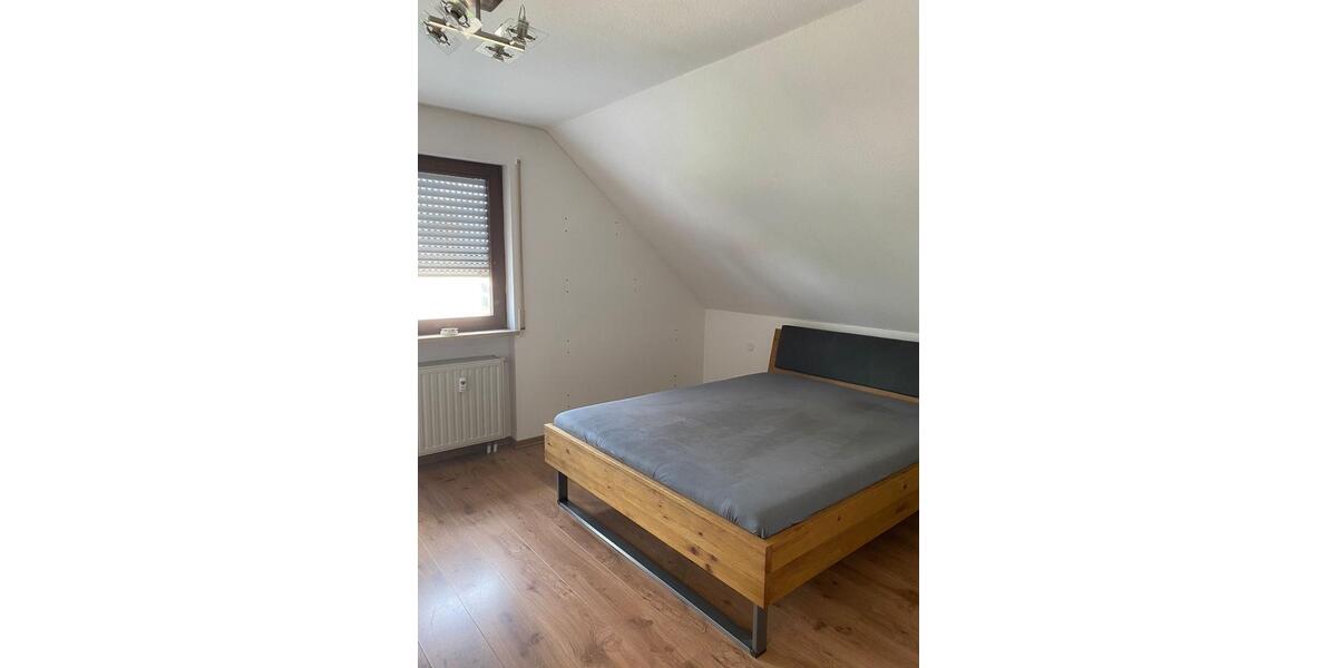 Dachgeschoßwohnung Markt Erlbach - 2 Zimmer, 62 m&sup2;, 680&euro; | Angebot:25236560
