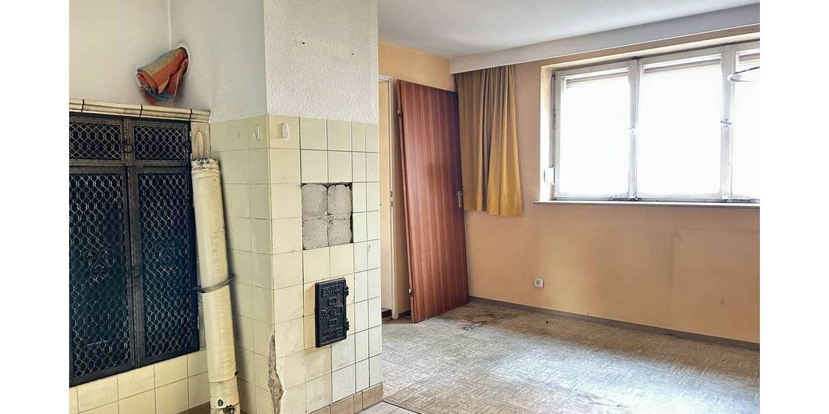 Mehrfamilienhaus, Wohnhaus Erlangen / Frauenaurach Frauenaurach - 8 Zimmer, 236 m&sup2;, 359.000&euro; | Angebot:25701559