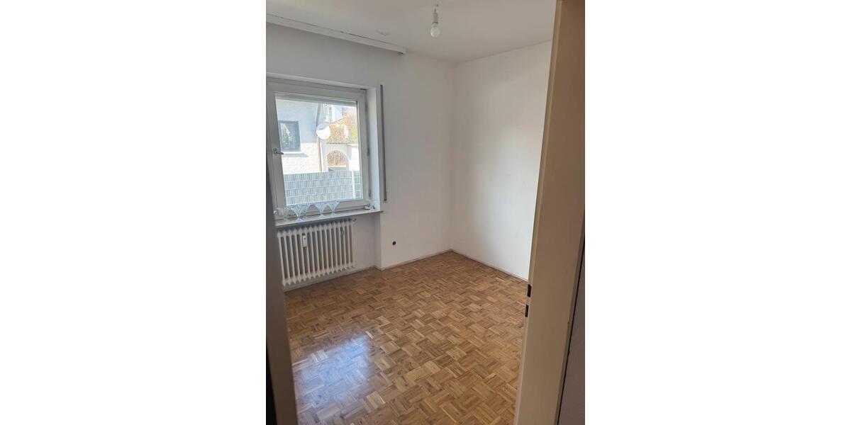 Hochparterre Röttenbach - 4 Zimmer, 142 m&sup2;, 1.390&euro; | Angebot:25922036