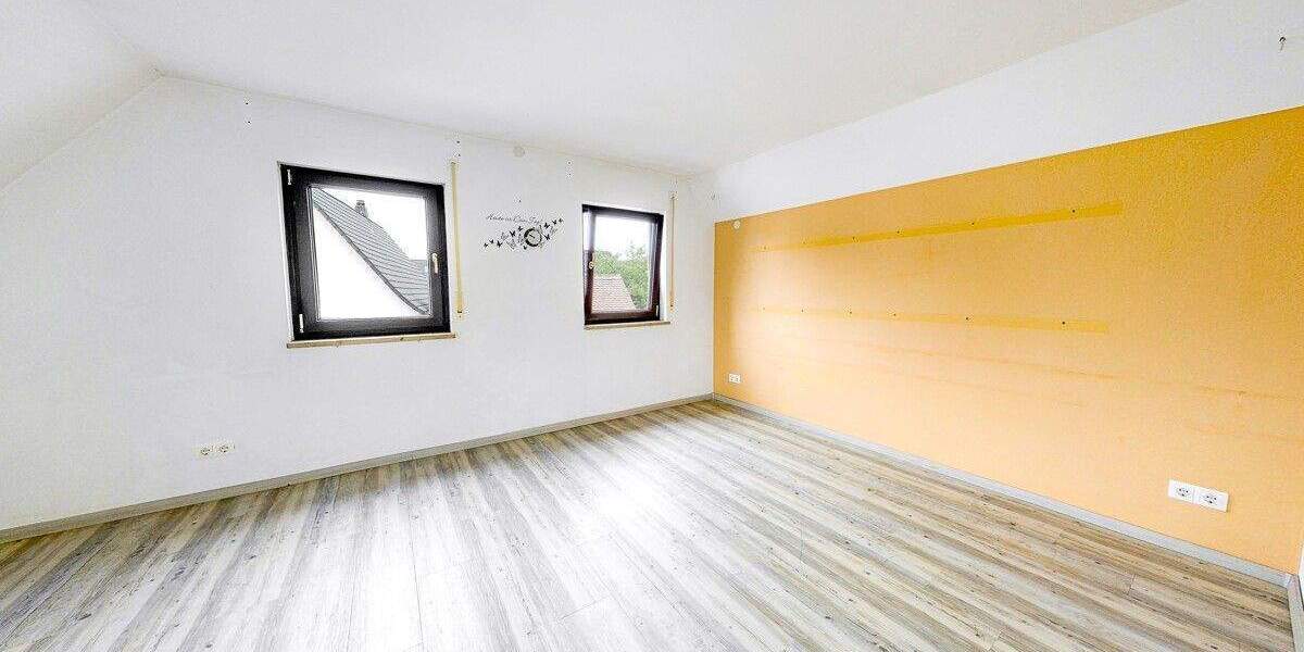 Mehrfamilienhaus, Wohnhaus Erlangen / Frauenaurach Frauenaurach - 7 Zimmer, 179 m&sup2;, 549.000&euro; | Angebot:25732868