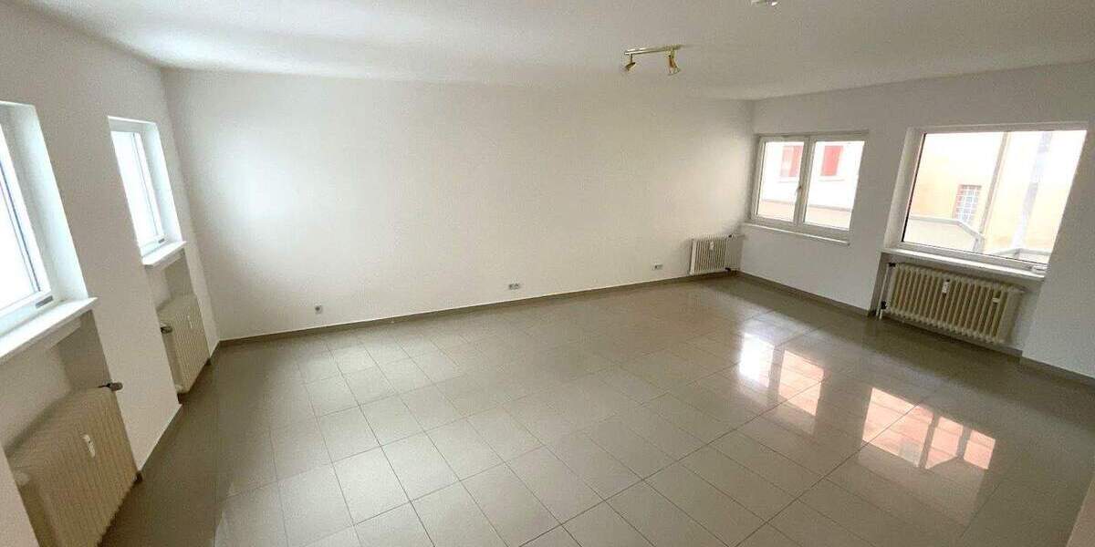 Etagenwohnung Nürnberg Tafelhof - 3 Zimmer, 115 m&sup2;, 1.120&euro; | Angebot:25750279