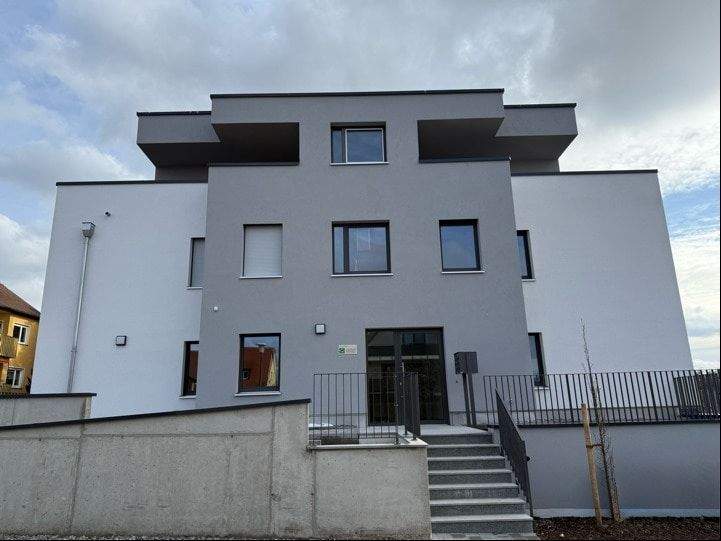 Etagenwohnung Roßtal - 3 Zimmer, 95 m&sup2;, 479.000&euro; | Angebot:25671517