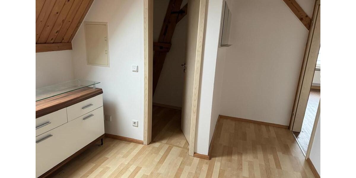 Dachgeschoßwohnung Roth - 2 Zimmer, 65 m&sup2;, 625&euro; | Angebot:24763475
