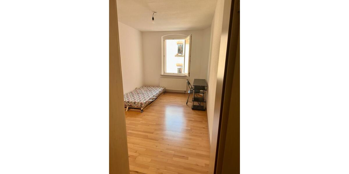 Etagenwohnung Erlangen Bruck - 1 Zimmer, 90 m&sup2;, 480&euro; | Angebot:25805734