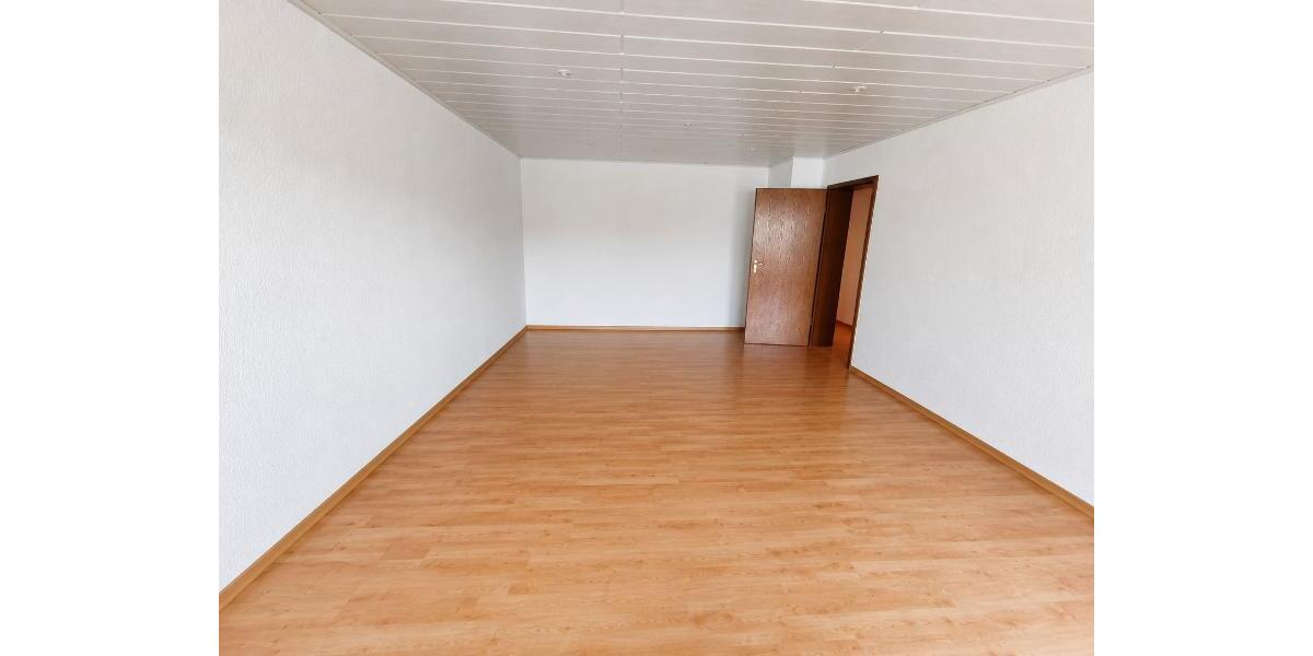 3 Zi. Wohnung im EG mit Terrasse, Gartenmitbenutzung und Garage - Etagenwohnung Hessdorf | Angebot:27314099