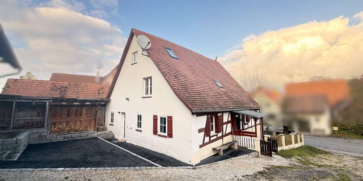 Einfamilienhaus Lauf an der Pegnitz - 5.5 Zimmer, 138 m&sup2;, 249.000&euro; | Angebot:24221032