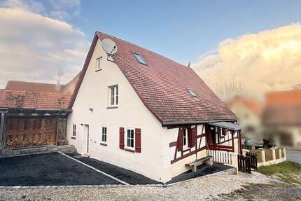 Haus Lauf an der Pegnitz - 5.5 Zimmer, 138 m&sup2;, 249.000&euro; | Angebot:24221032