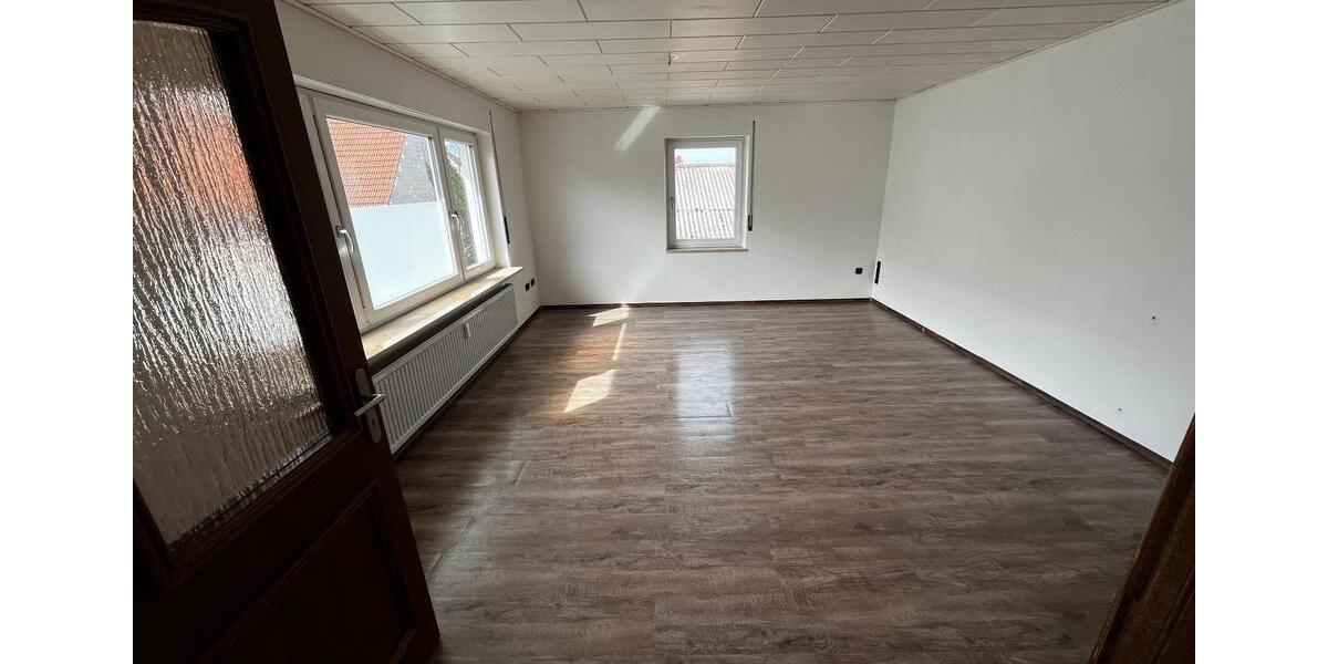 Etagenwohnung Pyrbaum - 5 Zimmer, 123 m&sup2;, 990&euro; | Angebot:26491282