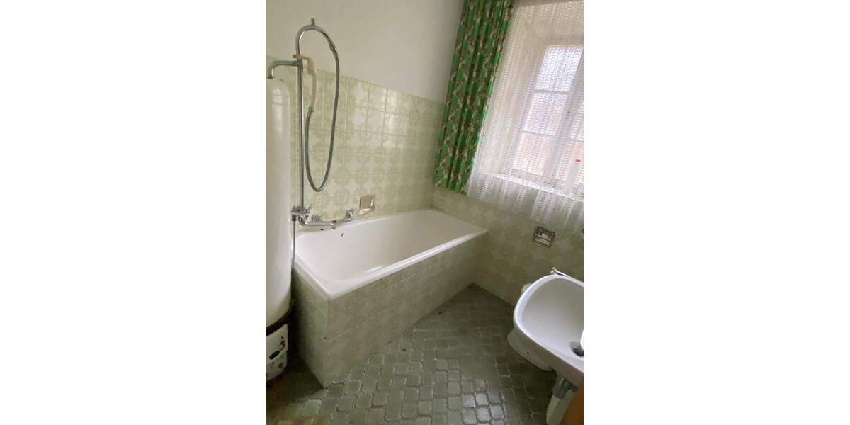 Einfamilienhaus Lauf Schönberg - 8 Zimmer, 400 m&sup2;, 690.000&euro; | Angebot:25865831