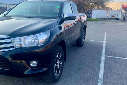 Toyota Hilux 189.633 km 18.900 &euro; Nürnberg 90441