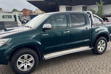 Toyota Hilux 180.000 km 14.300 &euro; Nürnberg 90439