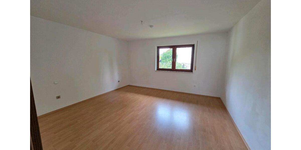 Erdgeschoßwohnung Erlangen Alterlangen - 4 Zimmer, 130 m&sup2;, 1.650&euro; | Angebot:26277316