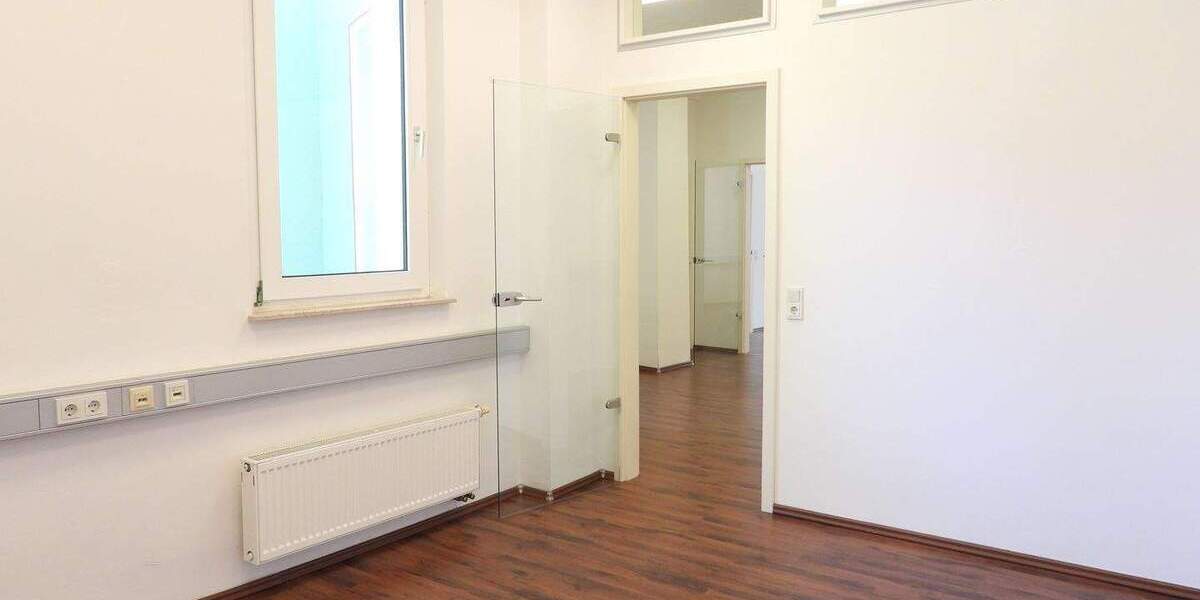 Gewerbeobjekt Nürnberg St Peter - 4 Zimmer, 100 m&sup2;, 890&euro; | Angebot:25915935