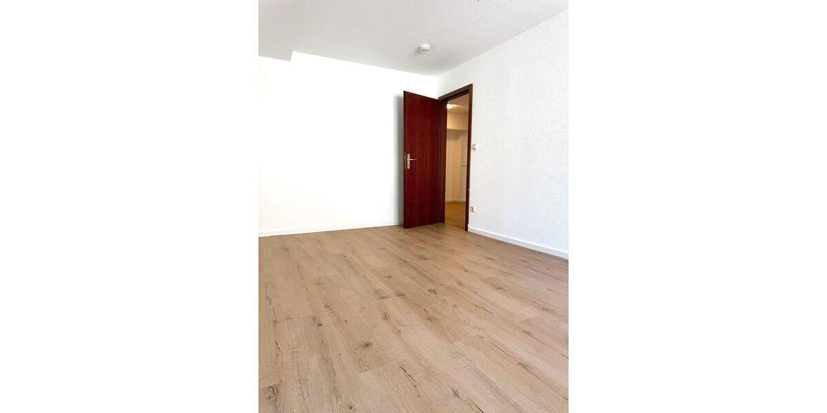 Etagenwohnung Nürnberg Glockenhof - 3 Zimmer, 83 m&sup2;, 900&euro; | Angebot:26656973