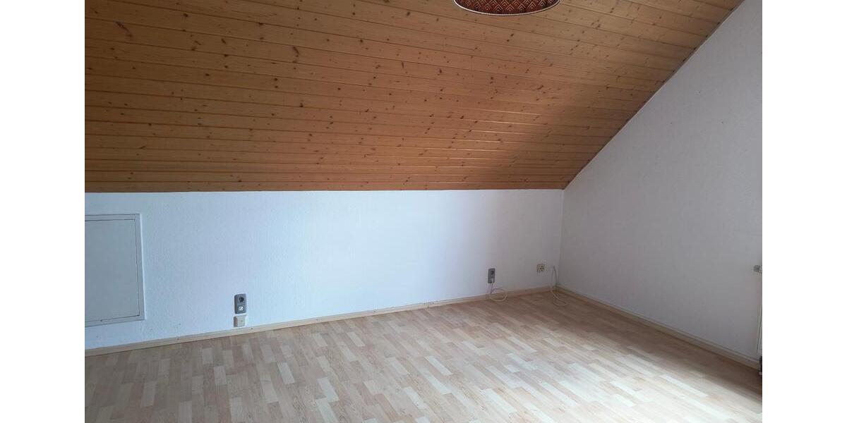 Dachgeschoßwohnung Weisendorf - 3 Zimmer, 95 m&sup2;, 900&euro; | Angebot:25268765