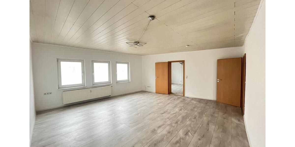 Etagenwohnung Schwabach - 3 Zimmer, 110 m&sup2;, 990&euro; | Angebot:25965996
