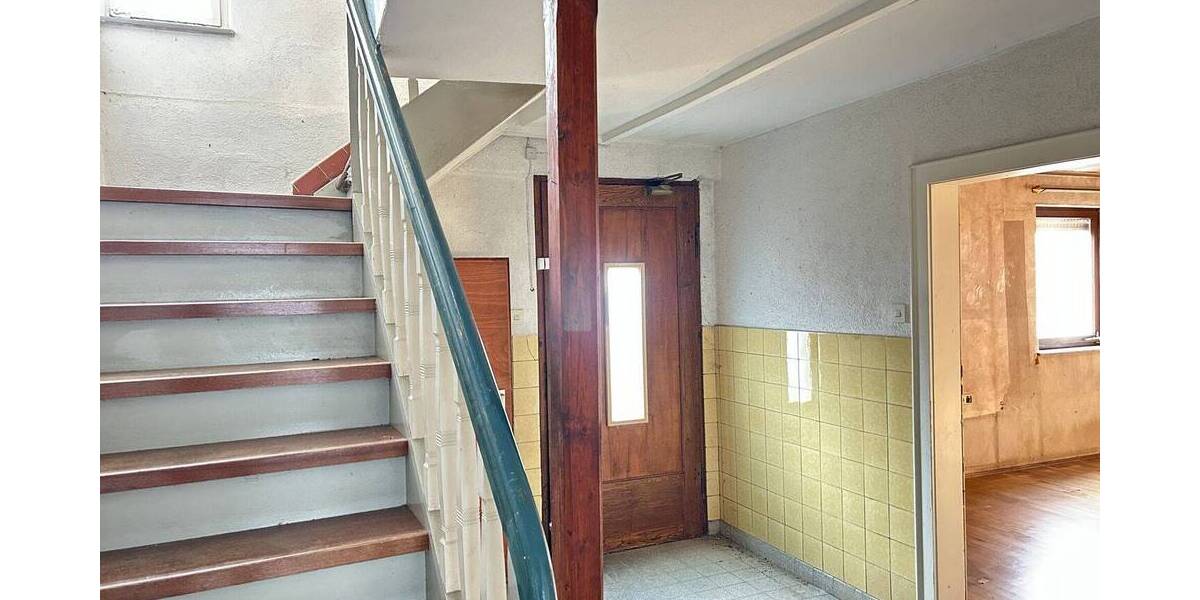 Mehrfamilienhaus, Wohnhaus Erlangen / Frauenaurach Frauenaurach - 8 Zimmer, 236 m&sup2;, 359.000&euro; | Angebot:25701559