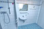 2 Zi. Wohnung im Dachgeschoss mit Stellplatz - Etagenwohnung Adelsdorf | Angebot:27541175